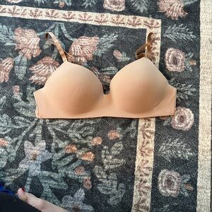 Smooth lightly lined wireless Bra 34dd